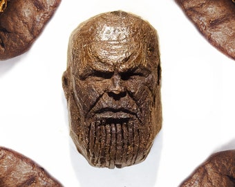 Thanos - Scultura di chicchi di caffè
