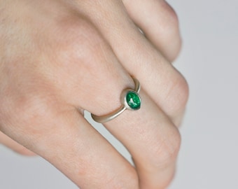 Sterling silver oval aventurine ring