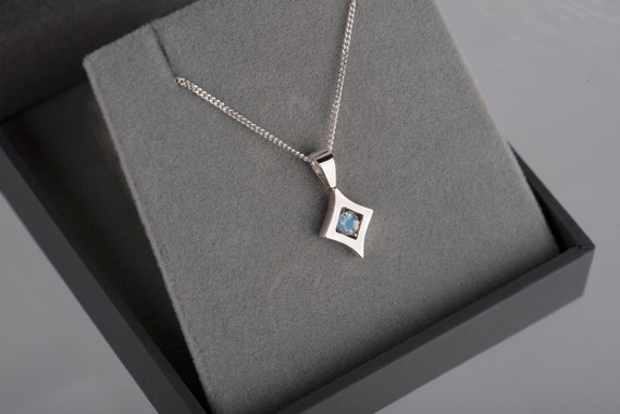 Sterling silver blue moonstone dainty pendant necklace