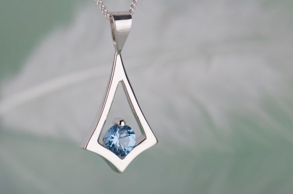 Sterling silver aquamarine kite pendant necklace