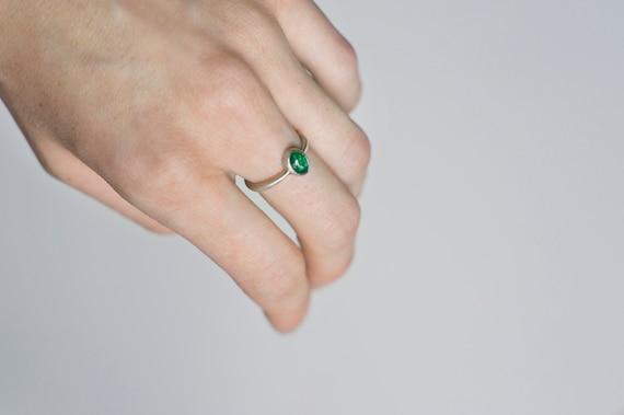 Sterling silver oval aventurine ring