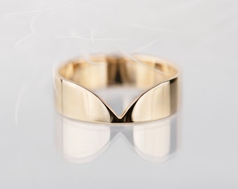 14K white, yellow or rose gold wide chevron band