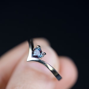Sterling silver heart shape alexandrite chevron ring
