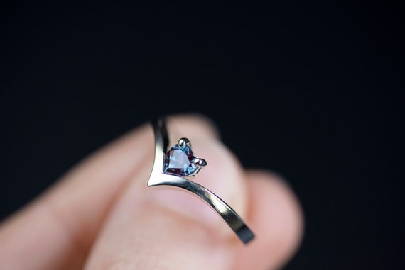 Sterling silver heart shape alexandrite chevron ring