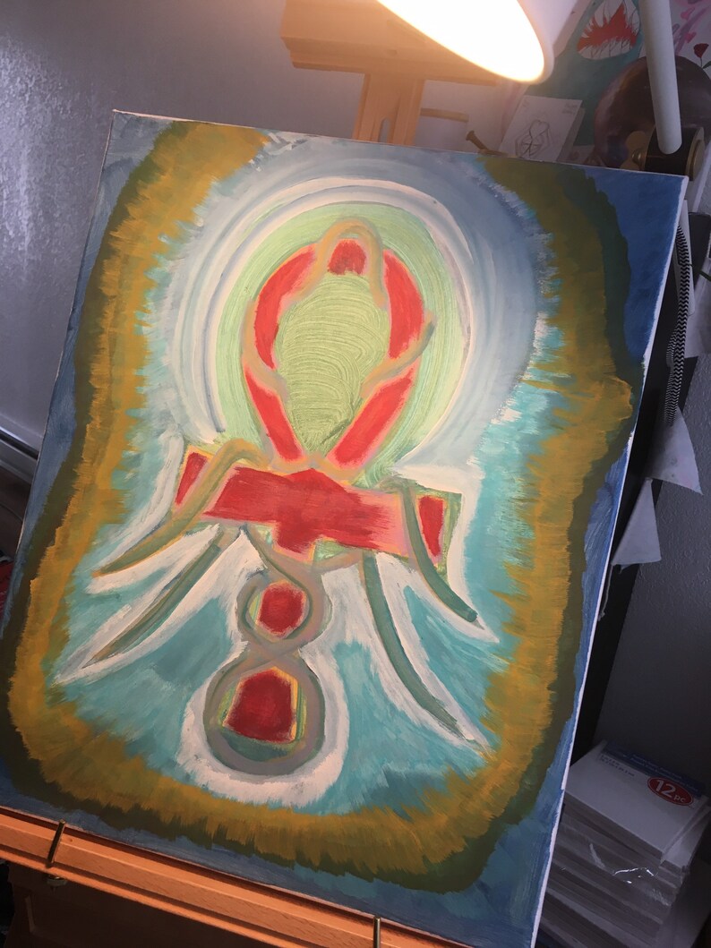 K&ouml;nnte beinhalten: Abstraktes Gem&auml;lde auf Leinwand mit einem roten, gr&uuml;nen und gelben Symbol in der Mitte. Der Hintergrund ist blau und wei&szlig; mit gelben und gr&uuml;nen Akzenten.