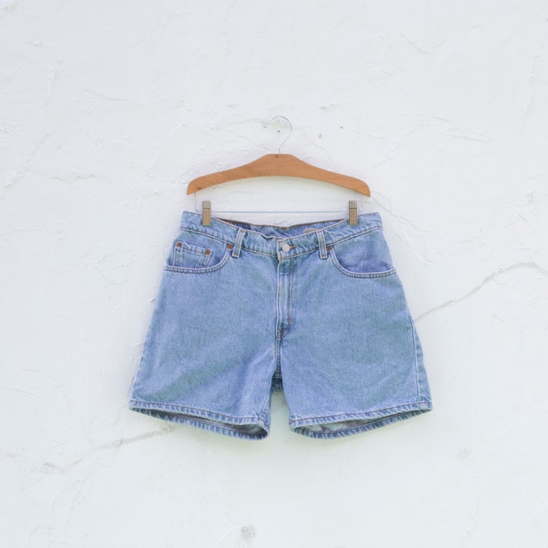 levis light wash shorts