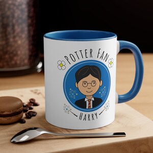 Caneca personalizada com retrato de desenho animado para aniversário ou qualquer outra ocasião com qualquer tema personalizado de futebol, música, filme, TV, etc.
