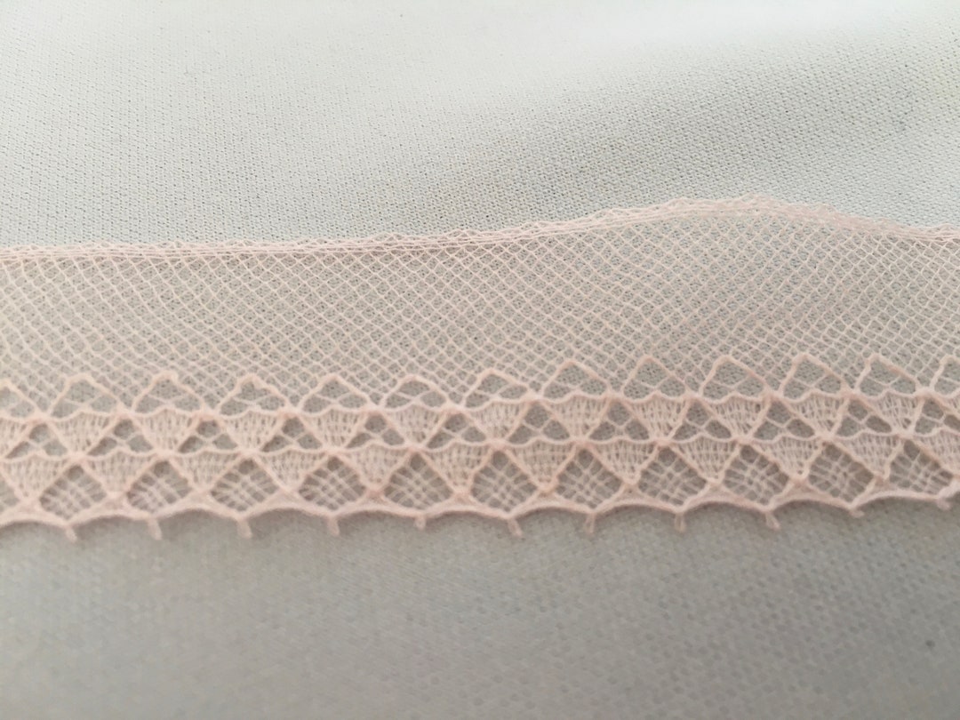 アンティーク ヴィンテージ フレンチ レース、ピンク、幅 1 インチ