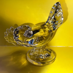 New Martinsville Glass Hen Chicken Figurine #669, 5” tall, CA 1948, Solid, Perfect!