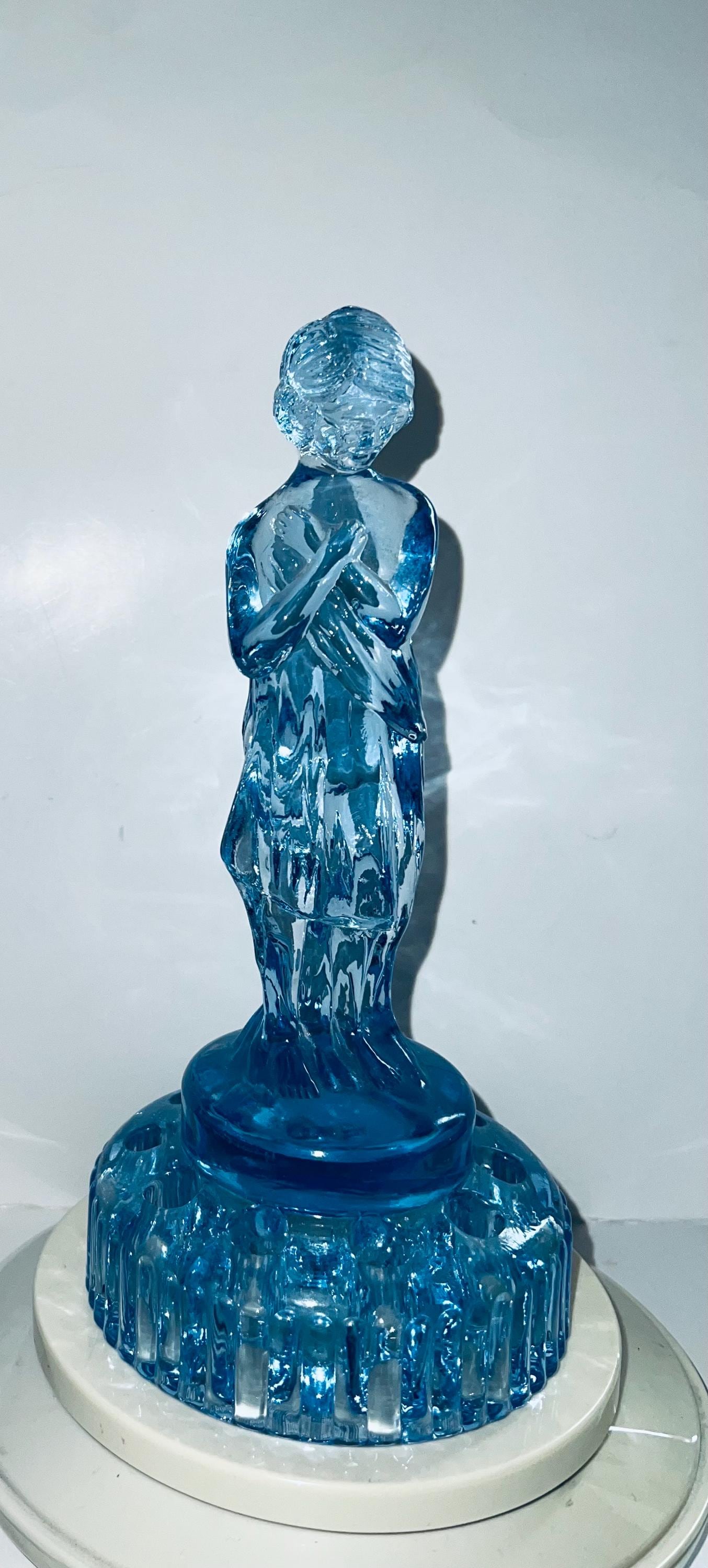ブルークリスタルミニチュアカクテルオブジェ Cambridge Glass 8-1/2” Moonlight Blue Draped Lady Flower Frog