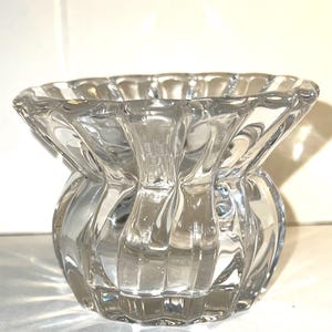 Heisey Glass &quot;Crystolite&quot; jaren 40 2-3/4&quot; hoog x 4&quot; dia Squatty Viooltjesvaas, origineel en perfect... Een schattig stuk!