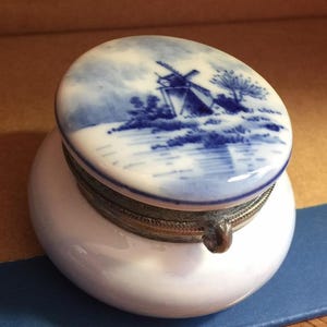 Delft Porcelain Swaine Germany German Hinged Box,Trinket or Cosmetic