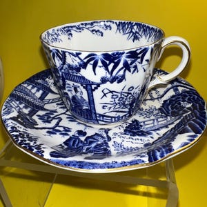 Royal Crown Derby England  Cup & Saucer Set, Blue and White Oriental Pattern w/ Gold Trim, Perfect Condition!