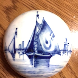 GERMAN DELFT: Thuringia Thuringen Porcelain German Germany Delft powder or trinket jar/dish