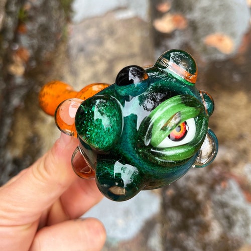 Eyeball pipe glass smoking bowl Alien glass pipe heady Halloween pipe glass smoking deals pipe sci-fi pipe glass monster pipe dragon glass