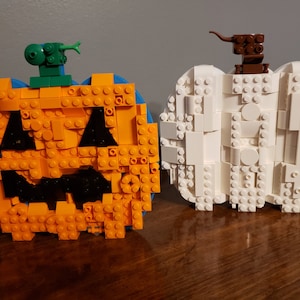 Calabaza personalizada impresa en 3D compatible con ladrillos LEGO® lista para enviar / Decoración de otoño para Halloween / Letrero de pared para habitación de niños / Idea de regalo perfecta