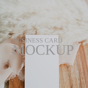 Vertikales Visitenkarten-Mockup, Visitenkarten-Mockup, Visitenkarte, Namenskarten-Mockup, Tischkarten-Mockup, Karten-Mockup, Briefpapier-Mockup