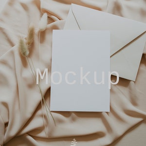 Seide- Hochzeitseinladung Mockup, Karten Mockup, Hochzeit Briefpapier Mockup, Briefpapier Mockup, Blanko Karte Mockup, Grußkarte Mockup, Mockup