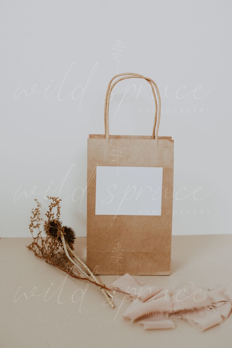 Download Calluna Bag Label Mockup Label Mockup Sticker Mockup Bag ...