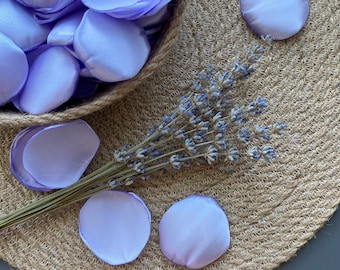 Lavender Rose Petals: Light Lilac Wedding Decorations