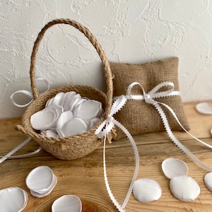 Set bloemenmeisjesmand en ringkussenset. Jute ivoor trouwmand. Jute ringkussen.