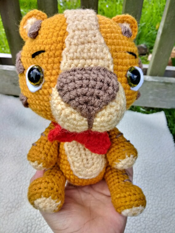 Tiger crochet pattern, amigurumi animal keychain