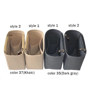 Può includere: Quattro organizer per borse in feltro color cachi e grigio scuro. Sono mostrati due stili, con chiusure a zip e multiple tasche interne. Il testo indica i colori cachi e grigio scuro.