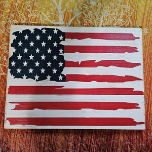 Distressed American Flag Wooden Sign – Rustic Patriotic Wall Art, USA Home Decor, Handcrafted Wooden Flag