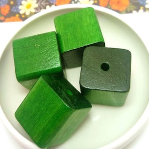 Green Wood Beads, Vintage Wooden Cube Jewelry Bead, Geometric (25mm, 4 pieces)