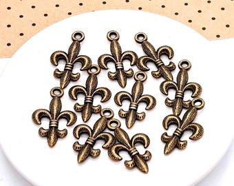 Fleur De Lis Charms, Antique Bronze, Small Jewelry Pendants (23mm, 10 or 50 pieces)