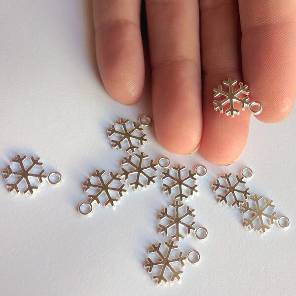 10 Pieces - Bulk Snowflake Charms - Bright Silver Snowflake Charms - Lead Free Charms - Small Snowflake Charms - 15mm