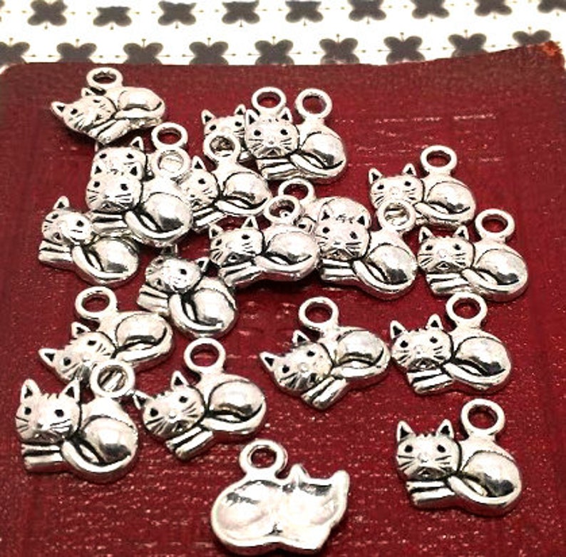 10 20 or 50 Silver Cat Charms Small Cat Charms Pet Charms Etsy
