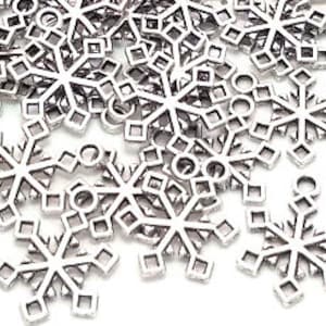 10, 50 or 100 Silver Snowflakes - Snowflake Charms - Antique Silver Snowflake - Lead Free Charms - Christmas Charms - Winter Charms - 20mm