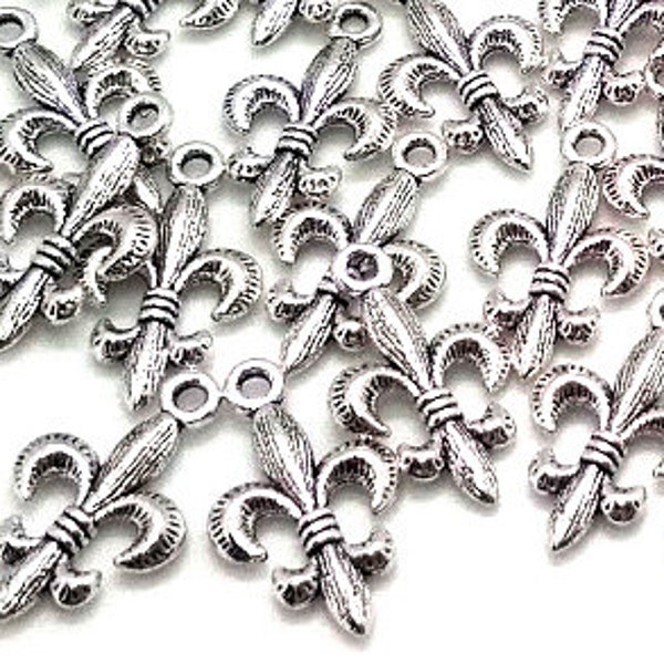 10, 50 or 100 Silver Fleur De Lis Charms - Antique Silver Tone - Fleur De Lis Pendant - Lead Free - Charms in Bulk - Two Sided - 23mm