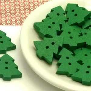 Green Wood Christmas Tree Buttons, 2 Hole Sewing Embellishments (18mm, 4, 10 or 20 pieces)