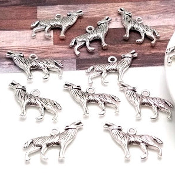 10 or 50 Wolf Charms - Antique Silver - Animal Charm - Lead Free - Howling Wolf - Charms in Bulk - Silver Wolf - Wolf Pendant - 18mm