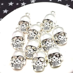 10 Silver Skull Charms - Antique Silver - Lead Free - Halloween Charm - Silver Skull Pendant - Pirate Charm - 20mm