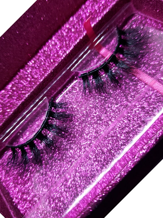 TIna Toner Feather lash / barbie short 3d lashes