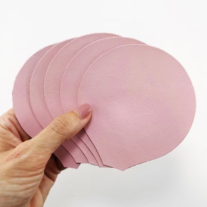 Cerchio in pelle rosa, pelle rimanente, scarto di pelle, pelle rimasta dalla pelle bovina, fornitore di pelle, fornitura di pelle all'ingrosso, rosa pastello