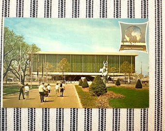 Vintage Postcard New York World's Fair 1964-1965 United States Pavilion
