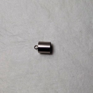 60 STAINLESS STEEL 8MM CORD Ends - High quality stainless steel silver color- Loop hole 2MM - Bag of 60 stainless steel cord ends