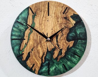 Reloj de pared de resina verde, hecho a medida en resina y madera de olivo,  reloj de pared de epoxi y olivo hecho a pedido, regalo para el hogar,