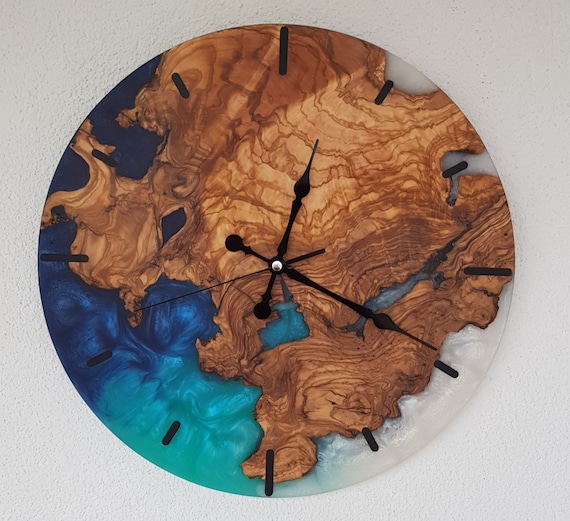 Orologio da parete in resina e legno d ulivo su misura orologio da parete in resina