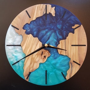Custom Olive Wood & Resin Wall Clock: Unique Handmade Epoxy Art