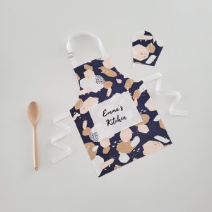 Personalised apron, custom kids apron, adult apron, children&#39;s apron, toddler apron, unisex kids apron, childrens gift, girl apron boy apron