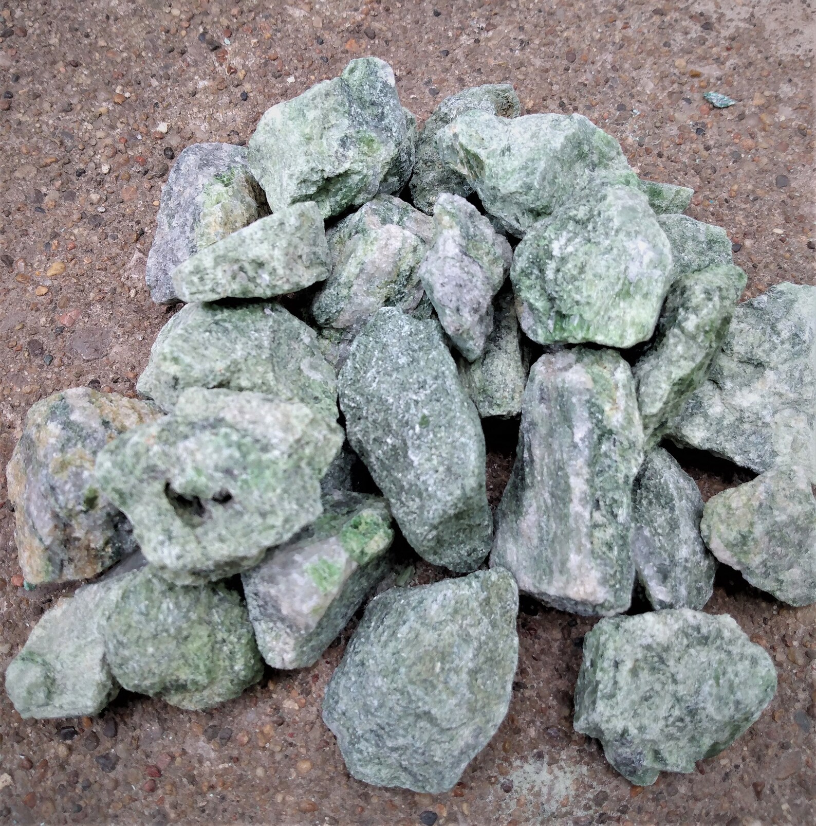 Diopside / Raw Diopside / Raw Crystals and Stones / Natural Etsy