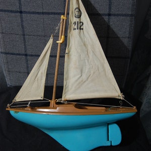 VINTAGE sailing yacht made by SCALEX, Pond Boat,