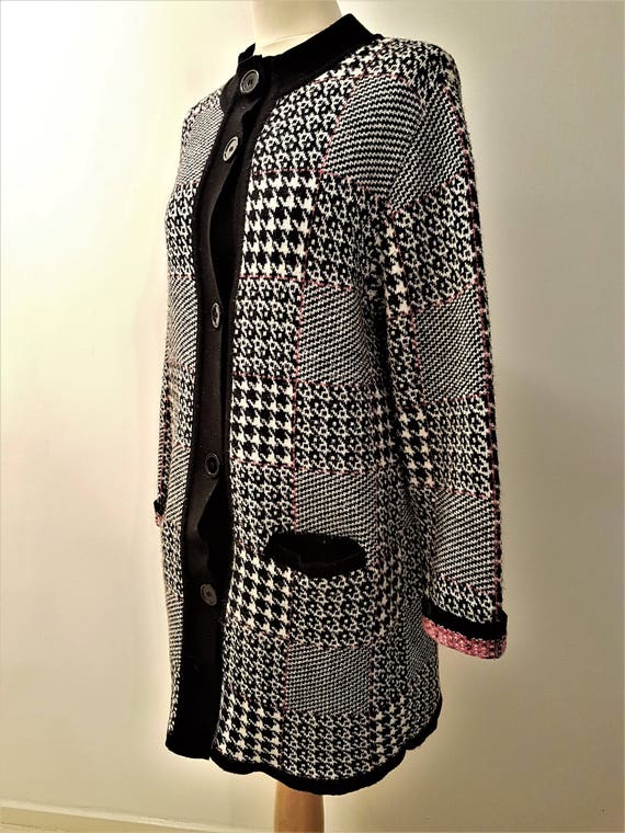 Knitted black/white/pink Cardigan with patterned c