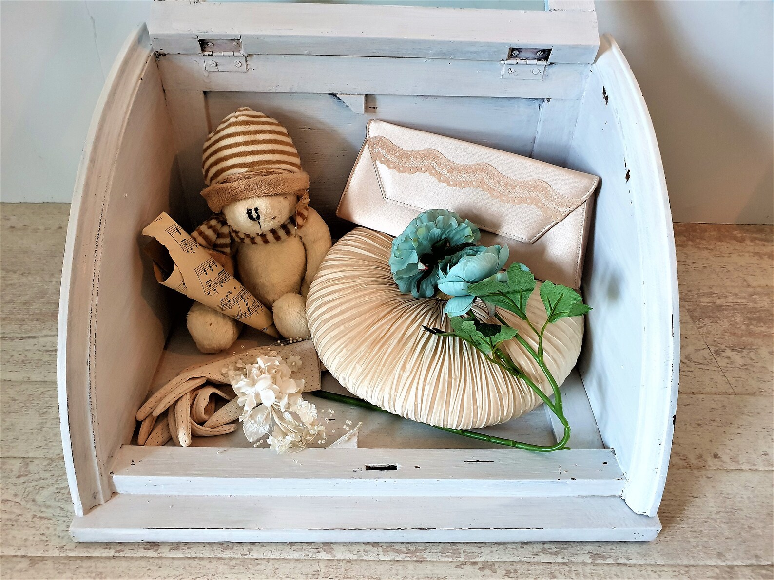 Stunning Shabby Chic Glass Top Box, Display Case Vintage Shadow Box