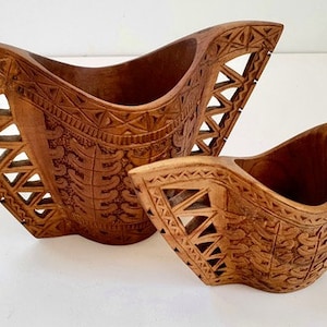 A Set of two Yugoslavian carved wooden cups, Yugoslavian traditional folk art, Indigenious Art, Shepherds cup, Vintage wooden Art